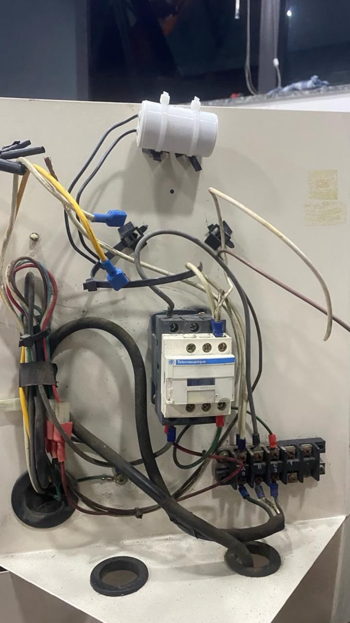 Antes: Reorganização elétrica do equipamento